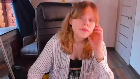 Snapshot of softflame chatting on April 12, 2026, 10:53 am softflame online show from April 12, 2026, 10:53 am