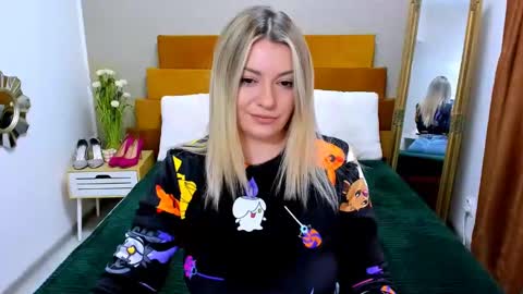 Softpleasurex online show from February 25, 2025, 7:09 am