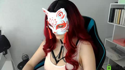 Nika Schwarz online show from May 7, 2026, 2:44 pm