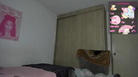 sofy_sofy online show from December 22, 2025, 3:58 am