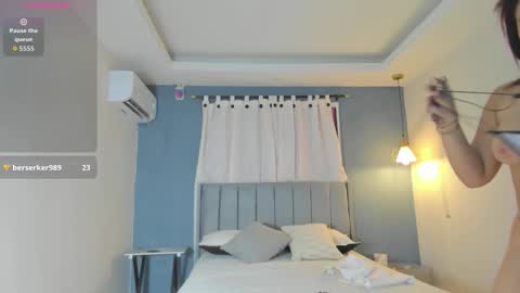 Snapshot of sofy_star_ chatting on February 5, 2026, 12:54 pm Laura online show from February 5, 2026, 12:54 pm