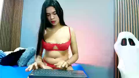 sofy west online show from September 20, 2025, 10:44 pm