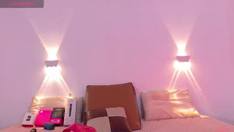 Snapshot of sol_vanegas chatting on June 4, 2026, 7:42 pm SOL online show from June 4, 2026, 7:42 pm