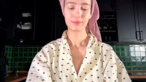 Bella online show from February 12, 2026, 4:29 am