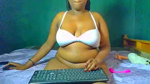 Snapshot of sollybunny chatting on April 20, 2026, 12:02 am Solly bunny online show from April 20, 2026, 12:02 am