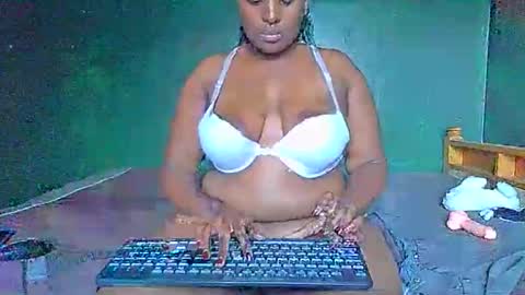Snapshot of sollybunny chatting on April 24, 2026, 8:17 am Solly bunny online show from April 24, 2026, 8:17 am