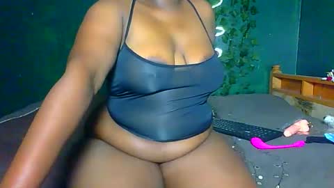 Snapshot of sollybunny chatting on June 5, 2026, 1:01 am Solly bunny online show from June 5, 2026, 1:01 am