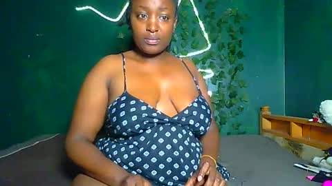Snapshot of sollybunny chatting on June 11, 2026, 2:53 am Solly bunny online show from June 11, 2026, 2:53 am