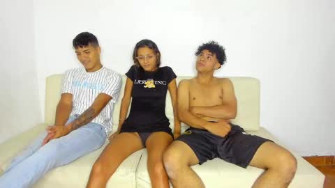 Zoe Santiago And Justin online show from June 4, 2026, 6:08 am