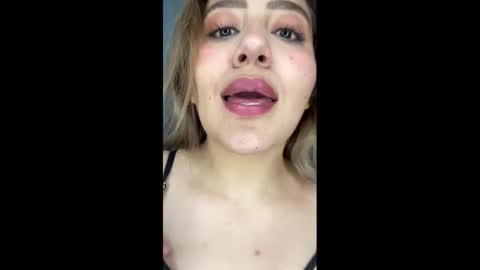 sommerr111 online show from January 12, 2026, 5:01 am