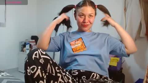 sonialatin69 online show from October 6, 2025, 12:35 pm