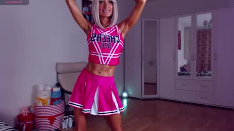 Sonja Ray online show from February 15, 2026, 12:14 pm