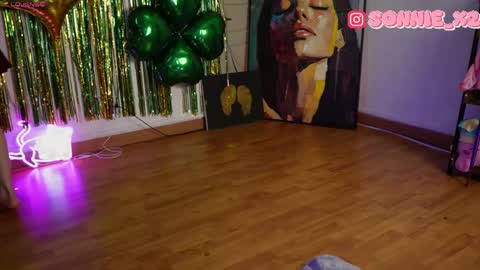 Sonnie online show from March 31, 2026, 1:33 pm