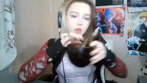 Mila online show from March 20, 2026, 4:12 pm