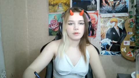 Snapshot of sonwosick chatting on April 18, 2026, 5:17 pm Mila online show from April 18, 2026, 5:17 pm