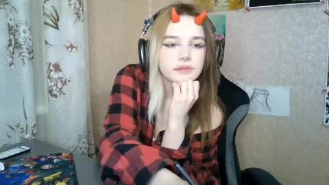 Snapshot of sonwosick chatting on April 18, 2026, 7:58 pm Mila online show from April 18, 2026, 7:58 pm