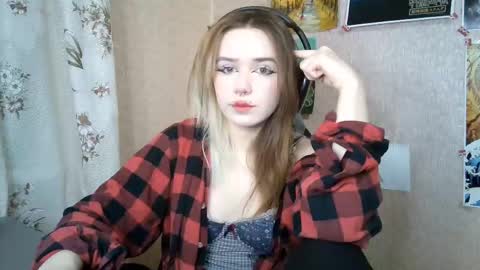 Snapshot of sonwosick chatting on April 21, 2026, 5:17 pm Mila online show from April 21, 2026, 5:17 pm