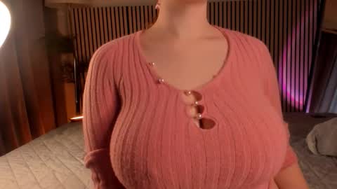 Snapshot of sonya_baby chatting on February 1, 2026, 12:04 pm SONIA online show from February 1, 2026, 12:04 pm