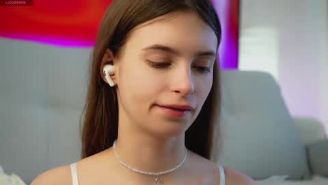 Eva 3 online show from February 25, 2025, 7:42 am