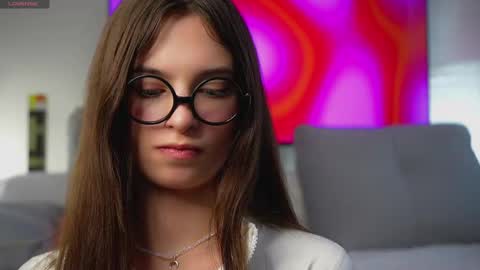 Eva 3 online show from March 3, 2025, 12:37 pm