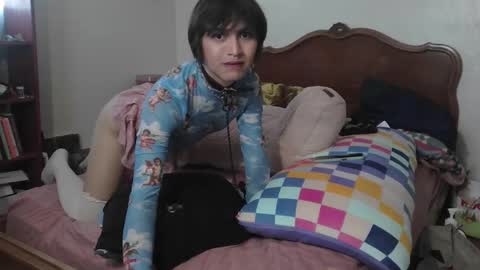 soophiebby online show from March 10, 2025, 2:26 pm