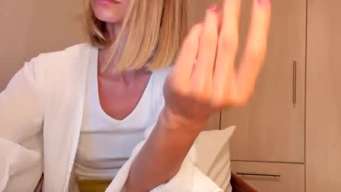 Snapshot of soph27 chatting on April 29, 2026, 12:42 pm Goddess Sophie online show from April 29, 2026, 12:42 pm
