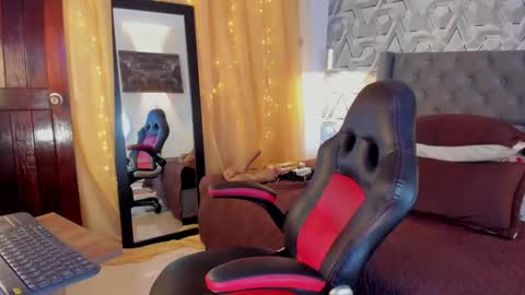 sophie online show from September 18, 2025, 10:56 pm