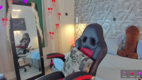 sophie online show from May 2, 2026, 3:33 am