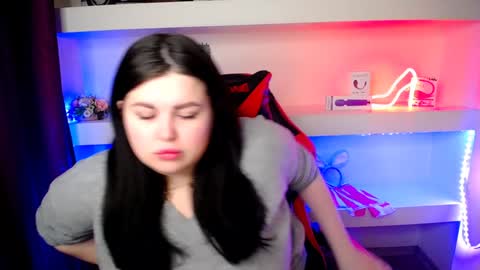 sophia__olsen online show from January 17, 2025, 6:36 am