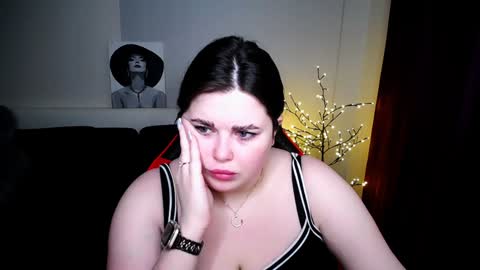 sophia__olsen online show from February 5, 2025, 6:24 am