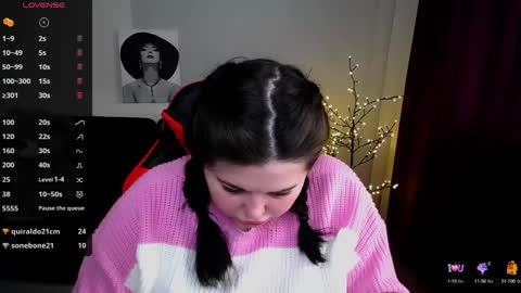 sophia__olsen online show from February 12, 2025, 9:42 am