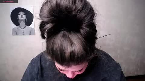 sophia__olsen online show from September 18, 2025, 5:20 am