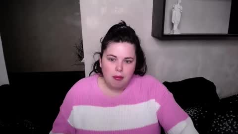 sophia__olsen online show from October 12, 2025, 5:17 am