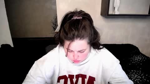 sophia__olsen online show from October 26, 2025, 6:41 am