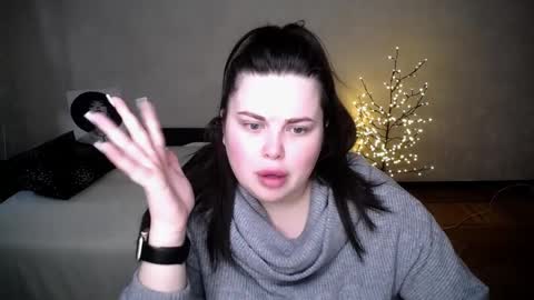 sophia__olsen online show from April 1, 2026, 5:52 am