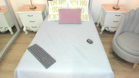 Snapshot of sophia_boods chatting on March 3, 2026, 3:45 am sophia boods online show from March 3, 2026, 3:45 am