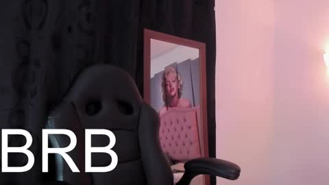 Snapshot of sophia_brunett chatting on February 14, 2025, 7:17 am Sophia online show from February 14, 2025, 7:17 am