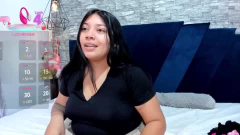 Snapshot of sophia_brunett chatting on September 16, 2025, 12:06 pm Sophia online show from September 16, 2025, 12:06 pm