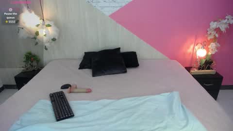 sophia_brunette21 online show from November 20, 2025, 11:21 am