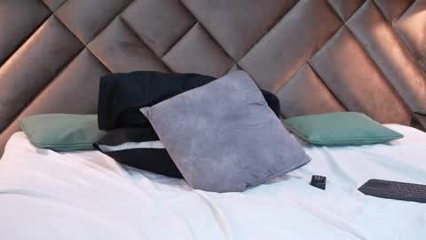 Sofia online show from April 15, 2026, 7:58 pm