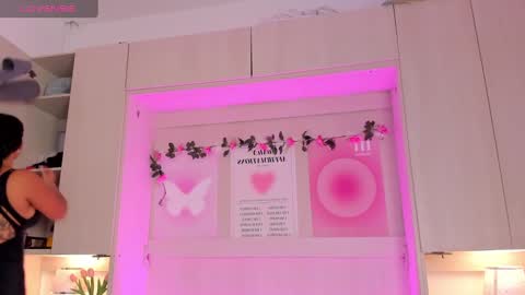  S O P H I A  online show from February 1, 2025, 11:43 am