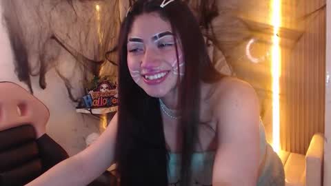 Sophia online show from October 16, 2025, 1:56 pm