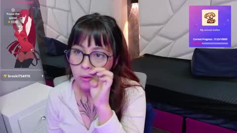 Sophi  online show from September 17, 2025, 2:30 pm