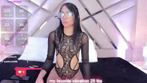 Sophia Paris online show from March 27, 2026, 8:26 am