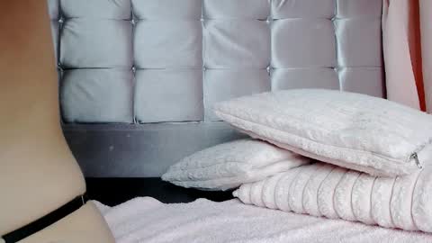 SophiaLee online show from April 10, 2026, 1:11 am