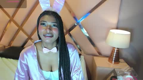 Sophie online show from October 31, 2025, 5:19 am