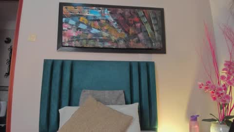 sophiacolliins online show from September 12, 2025, 12:33 am