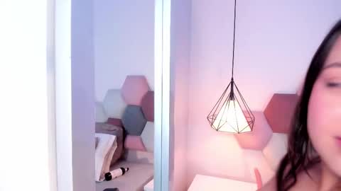 sophiacolliins online show from September 27, 2025, 1:05 pm