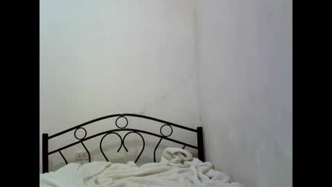 sophialaurel online show from September 11, 2025, 3:23 pm