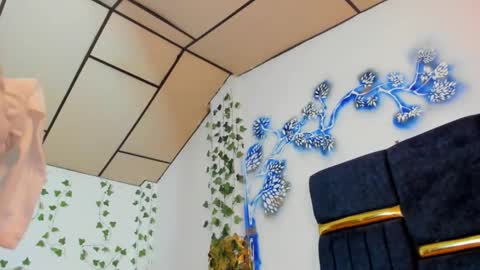 sophiamiller6 online show from April 13, 2026, 2:44 pm